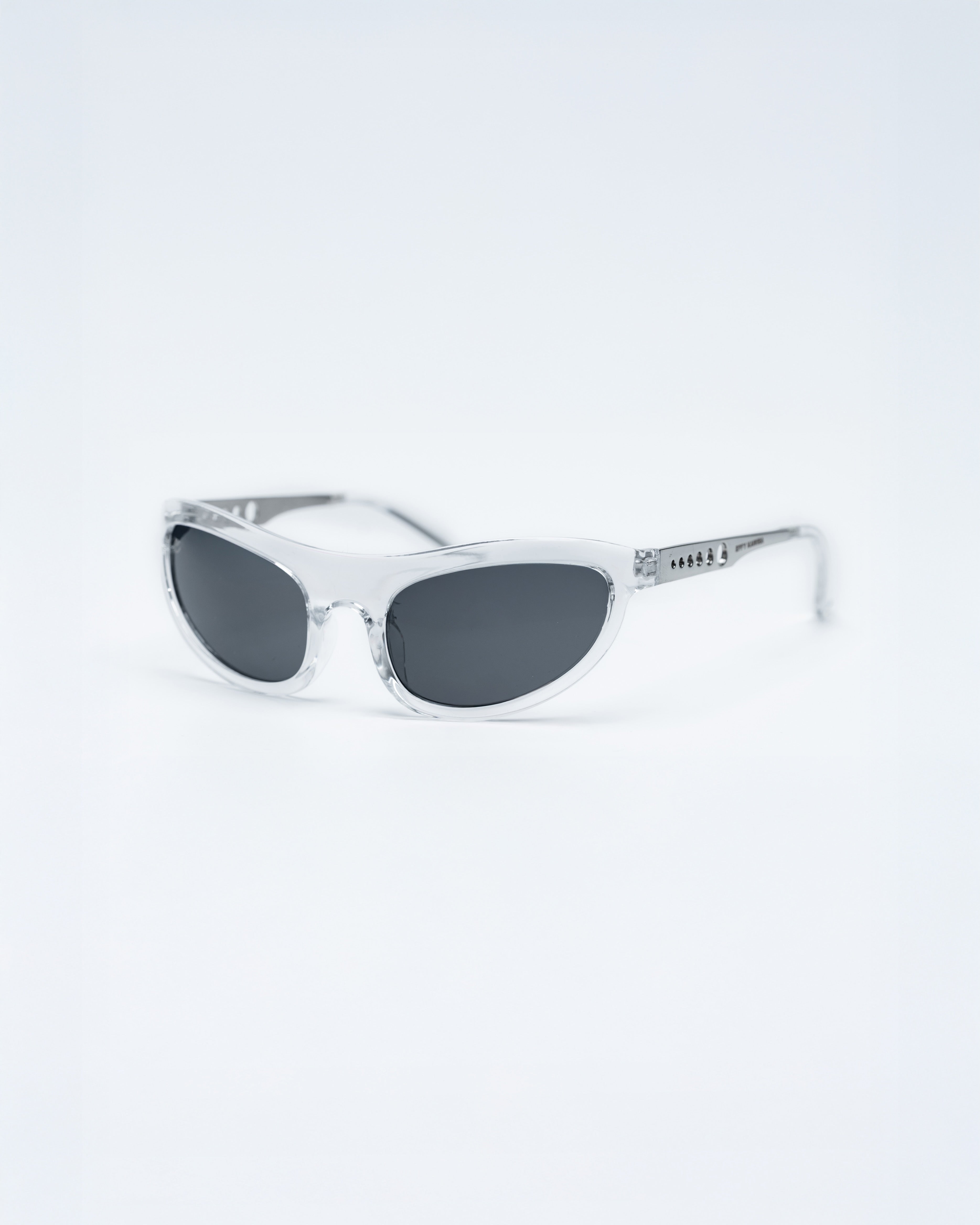 Nya | Black & Clear